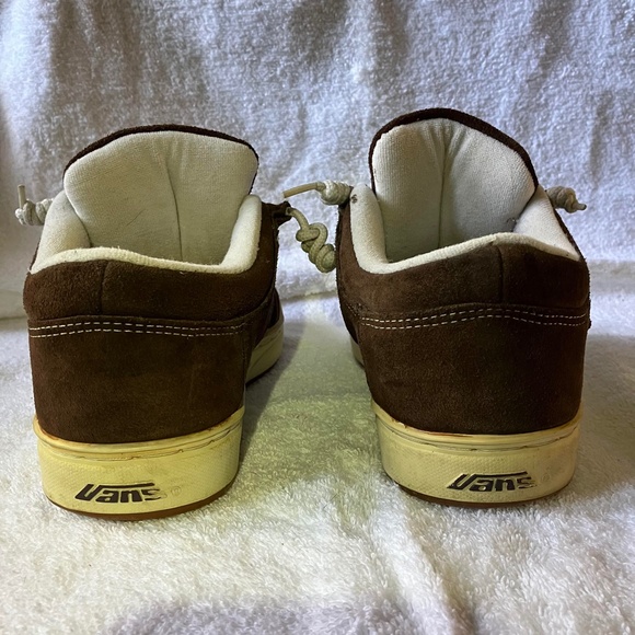 VANS - Picture 3 of 9